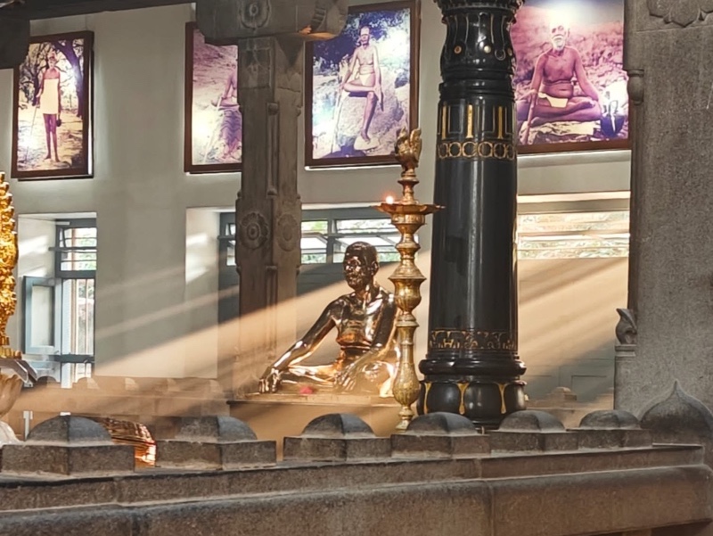 Inside the Arunachalesvara Temple