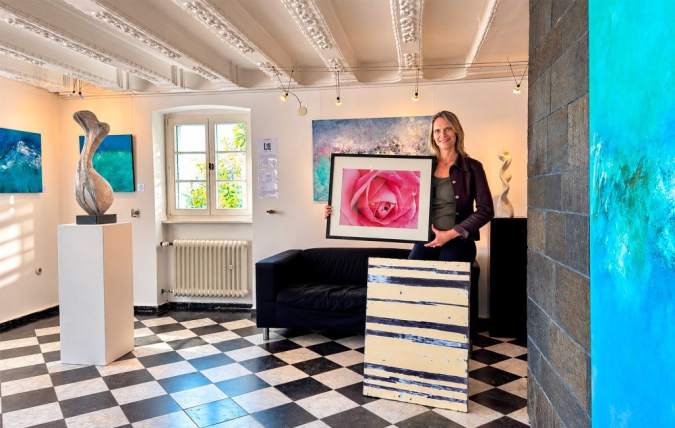 Sandra Wenderhold bei der Vernissage von Life Reflected